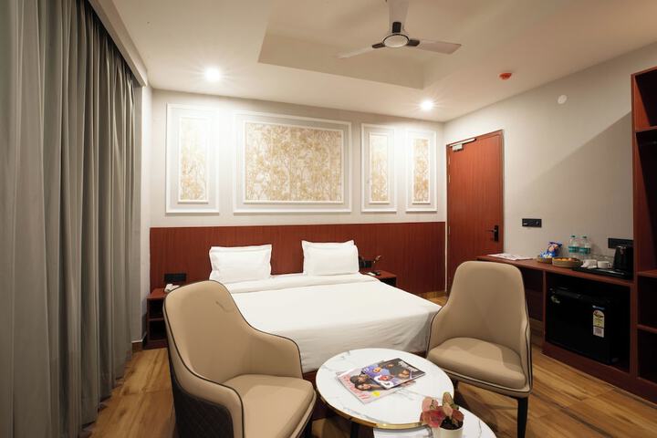 Room 6 of 27