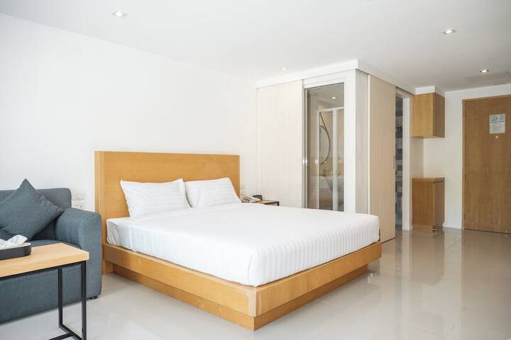 Room 13 of 120