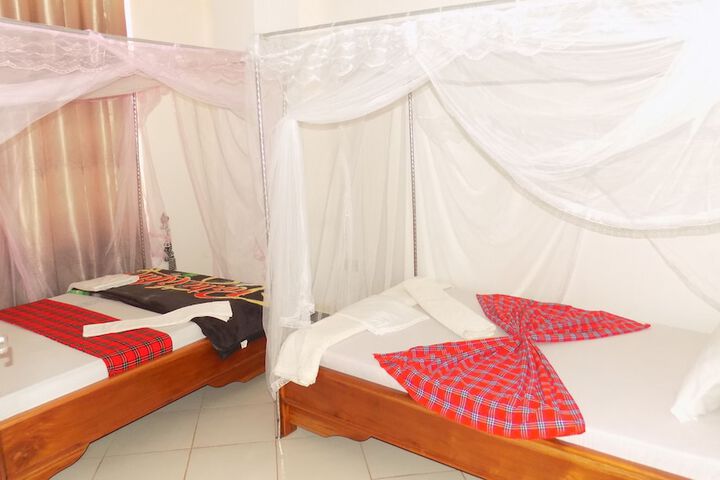 Room 3 of 25