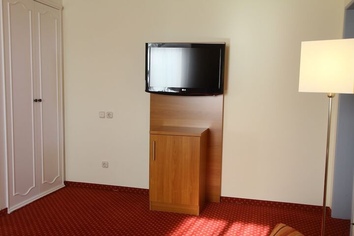 Room 30 of 44