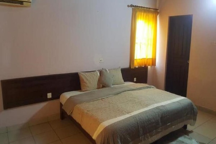 Room 8 of 21