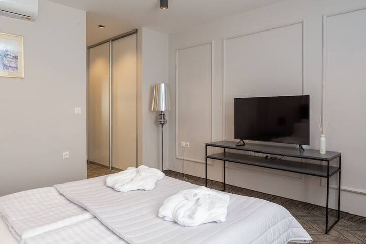 Room 8 of 71