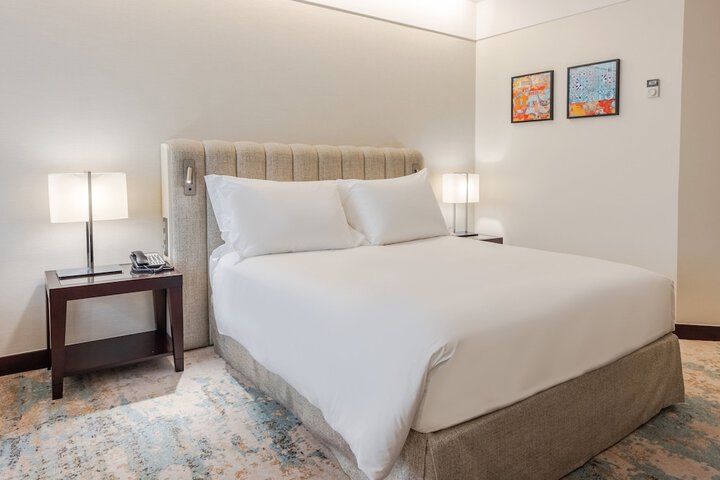 Room 16 of 172