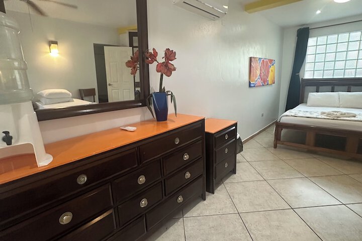 Room 32 of 77