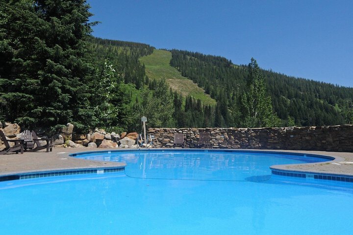 Pool 31 of 40
