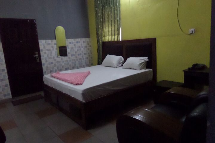 Room 2 of 12