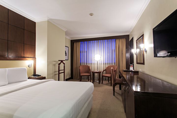 Room 13 of 77