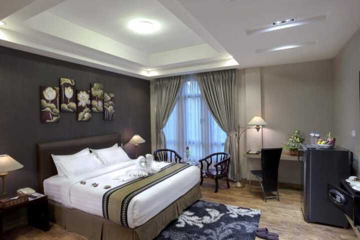 Room 10 of 63