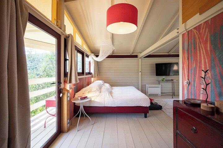 Room 21 of 115