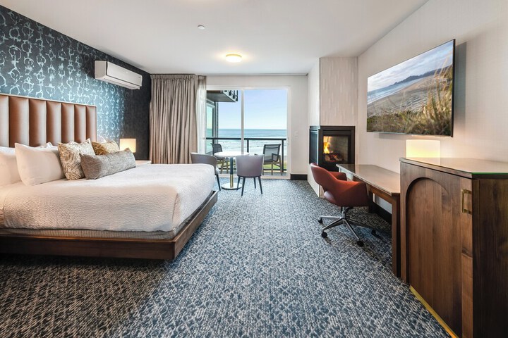 Room 46 of 220