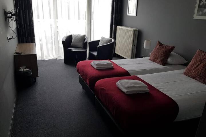 Room 8 of 49