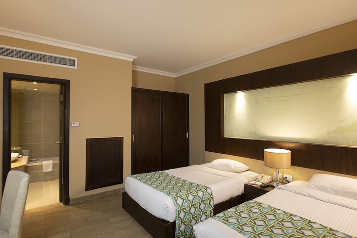 Room 10 of 52