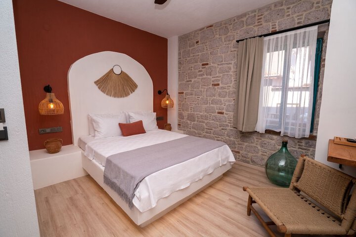 Room 6 of 73