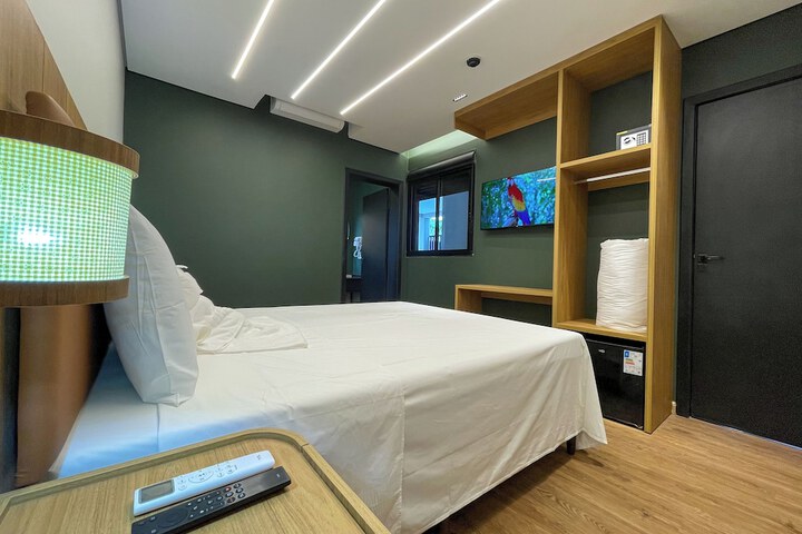 Room 37 of 102