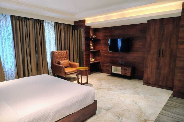 Room 9 of 29