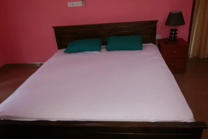 Room 3 of 9