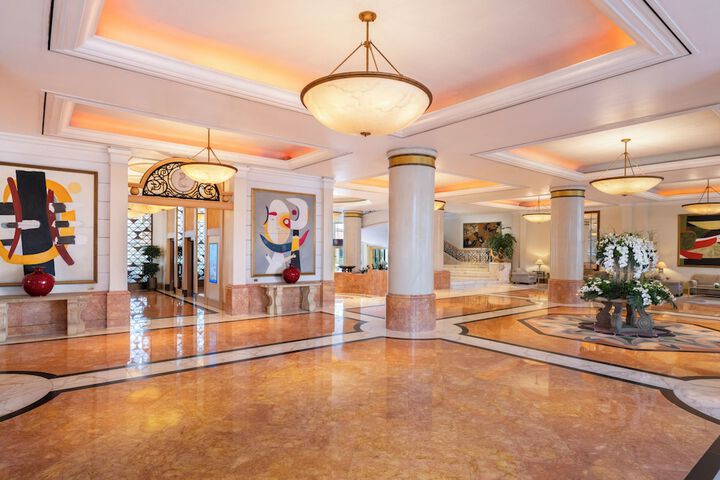 Entrance & Lobby