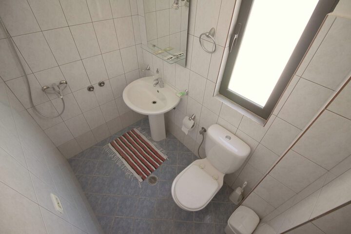 Room 136 of 177