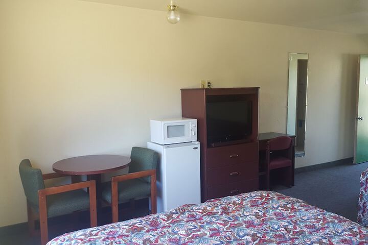 Room 8 of 34