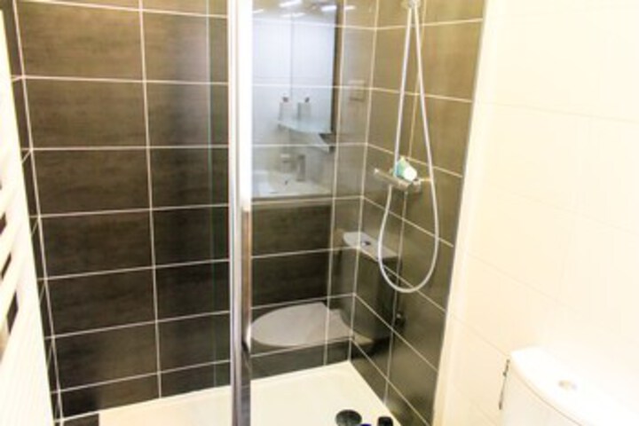 Room 5 of 20