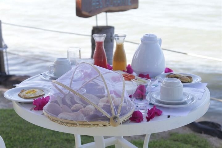 Breakfast/Coffee Service 53 of 163