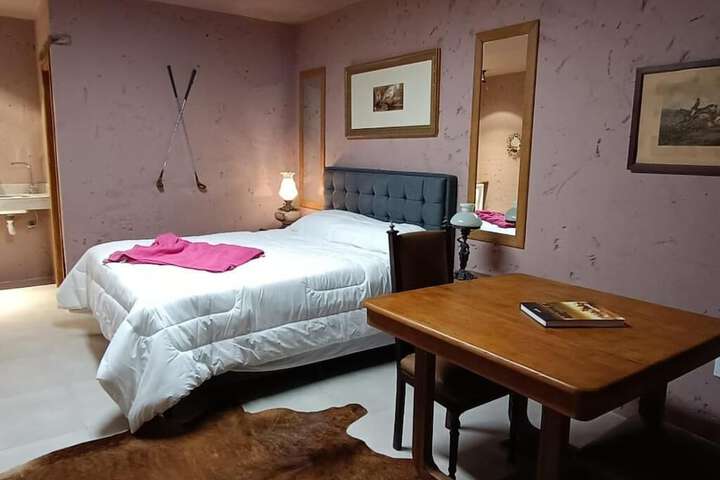 Room 3 of 23