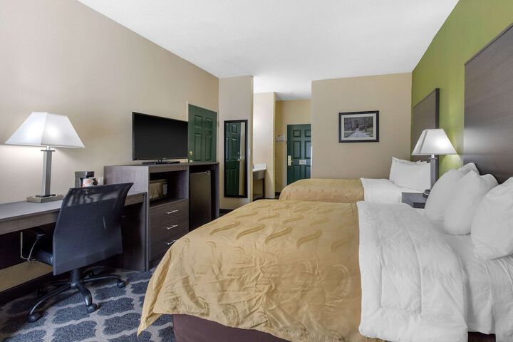 2 Double Beds (6 of 7)
