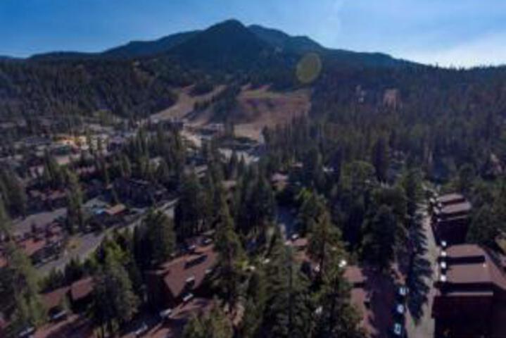 Mammoth Ski and Racquet