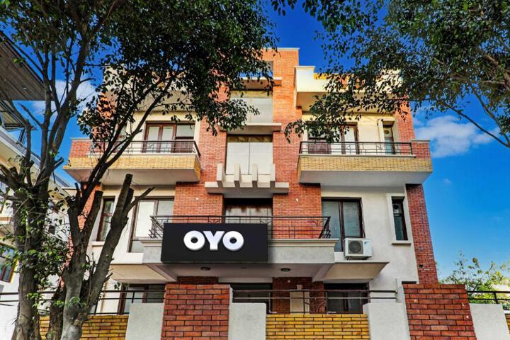 Hotel O Sunshine Near Iskcon Temple Noida