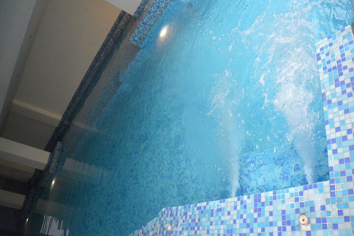 Pools & Facilities