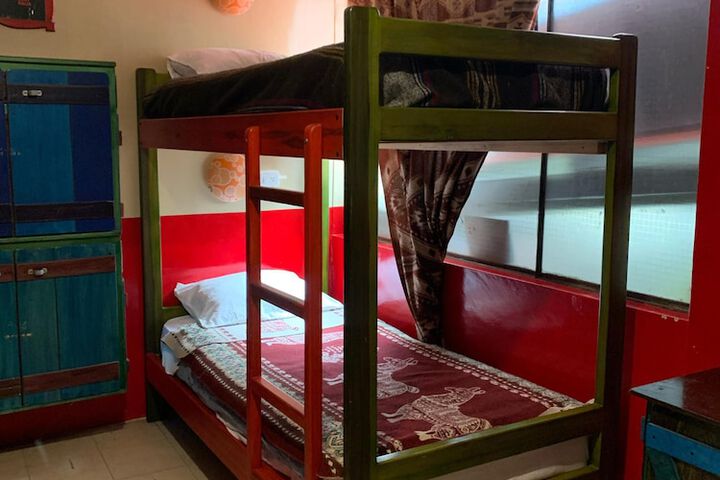 Room 14 of 37