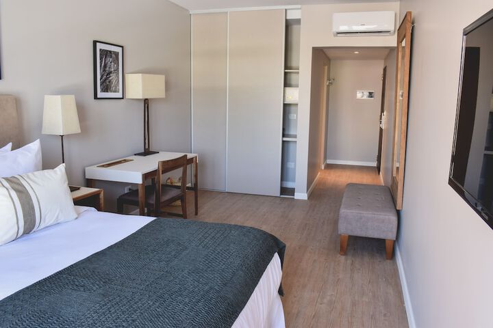 Room 9 of 74