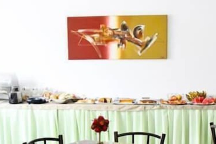 Dining 5 of 16