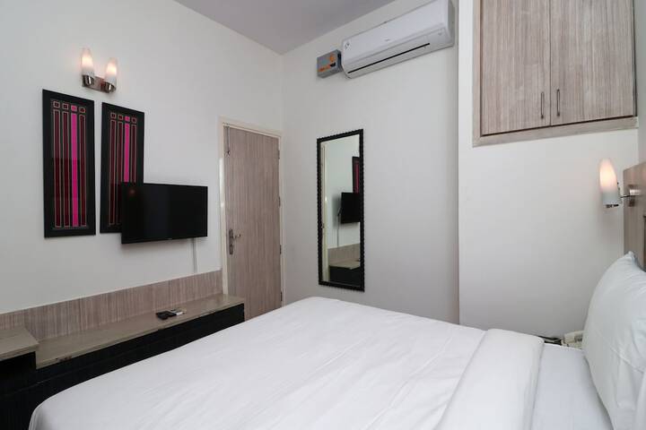 Room 9 of 22