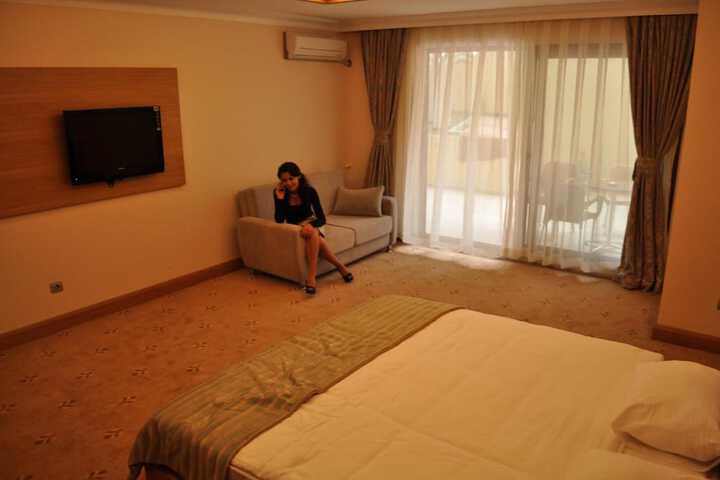 Room 9 of 50