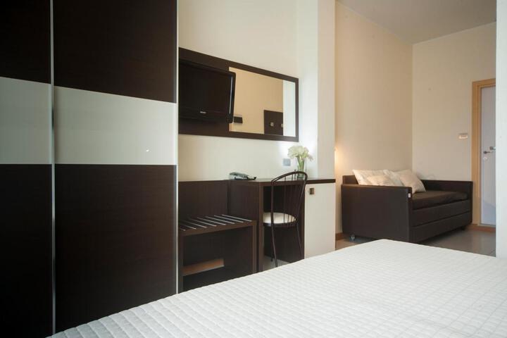 Room 3 of 36