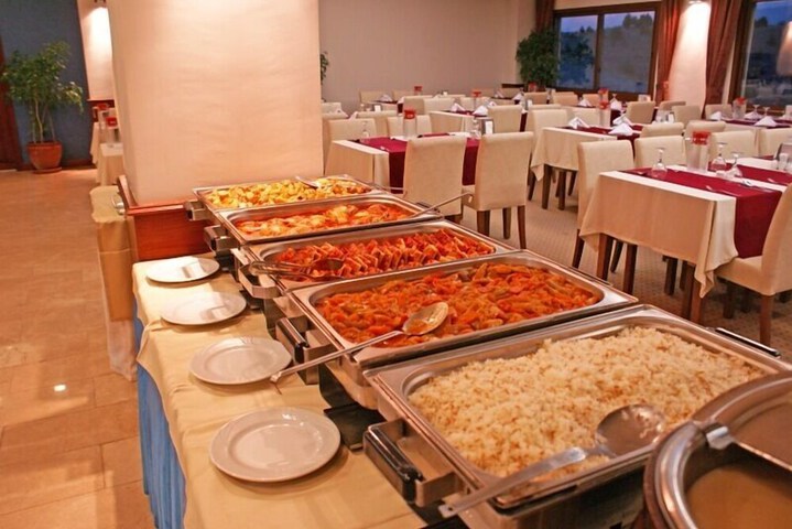 Dining 44 of 49