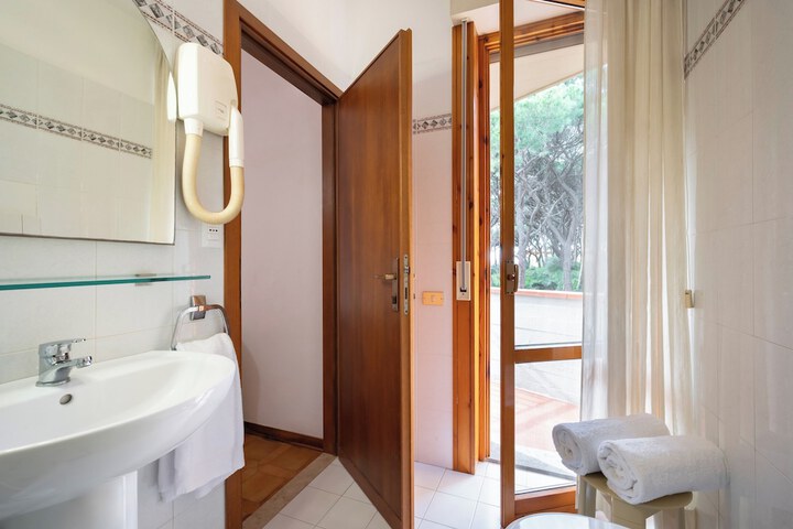 Room 56 of 78