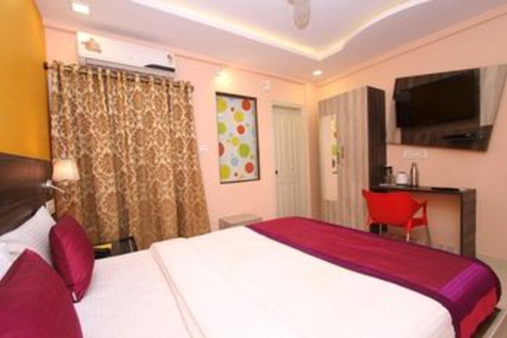 Room 11 of 20