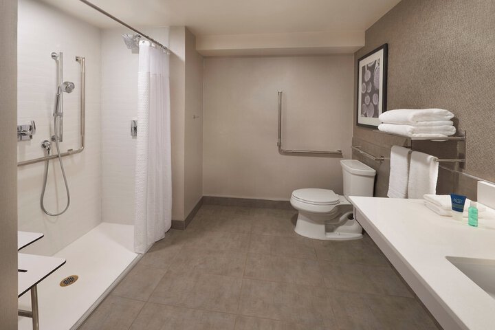 Room 17 of 25