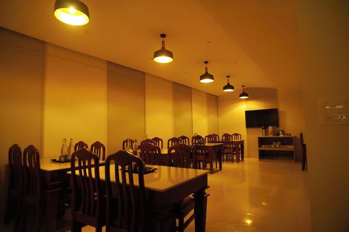 Dining 65 of 72
