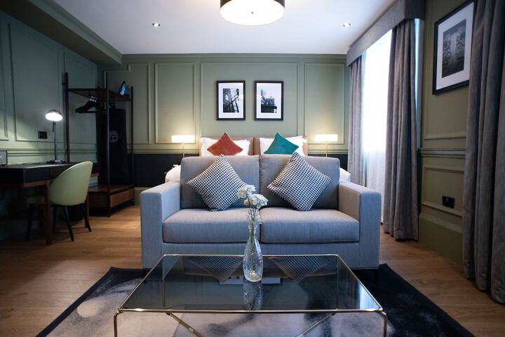 Room 33 of 72