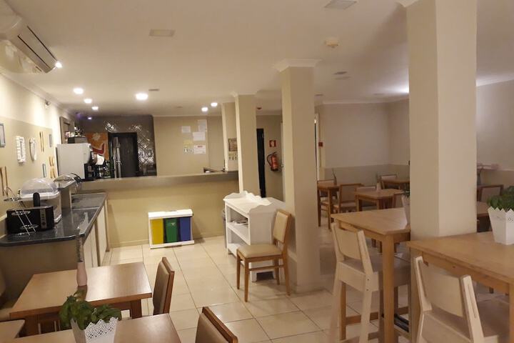 Lounge 70 of 99