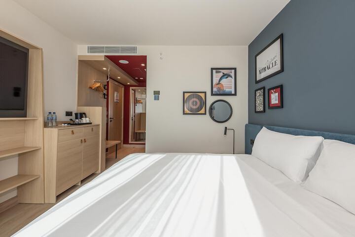Room 14 of 54