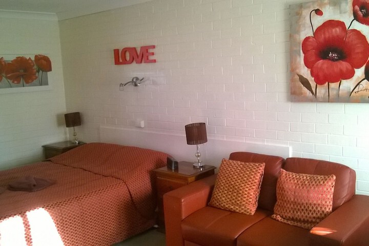 Room 11 of 33