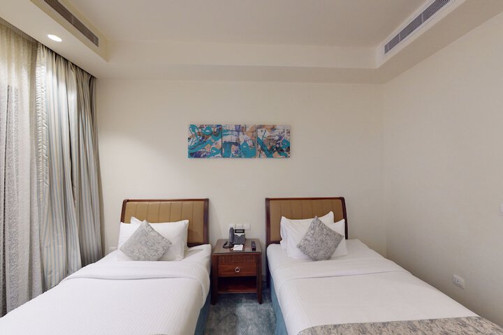Room 8 of 64
