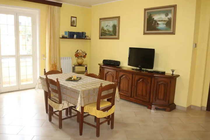 Room 2 of 19