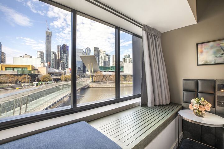 Room 32 of 70