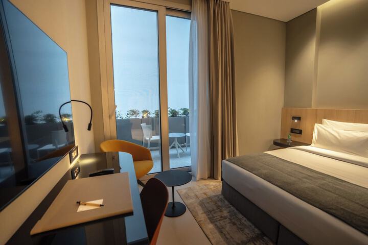 Room 15 of 43
