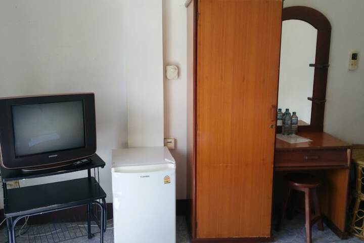 Room 15 of 25